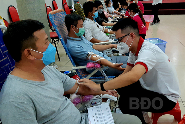Lễ hội Xuân Hồng tiếp nhận 319 đơn vị máu