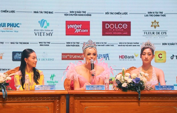 Đương kim Miss World 2021 góp mặt trong đêm chung kết Miss World Vietnam 2022