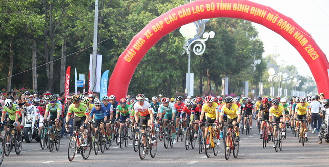 Giải đua xe đạp các CLB tỉnh Bình Đinh mở rộng năm 2023: CLB Vân Phong - Khánh Hòa giành nhiều giải cao