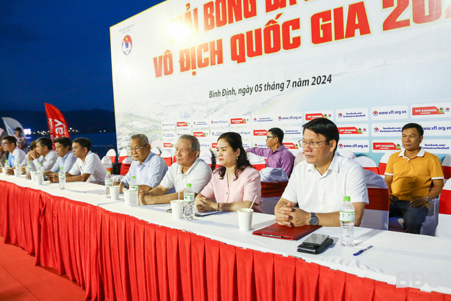5 đội bóng tham dự Giải Bóng đá bãi biển vô địch quốc gia năm 2024