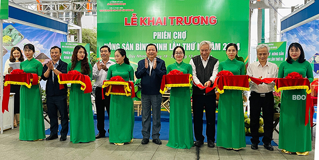 Khai mạc Phiên chợ nông sản năm 2024