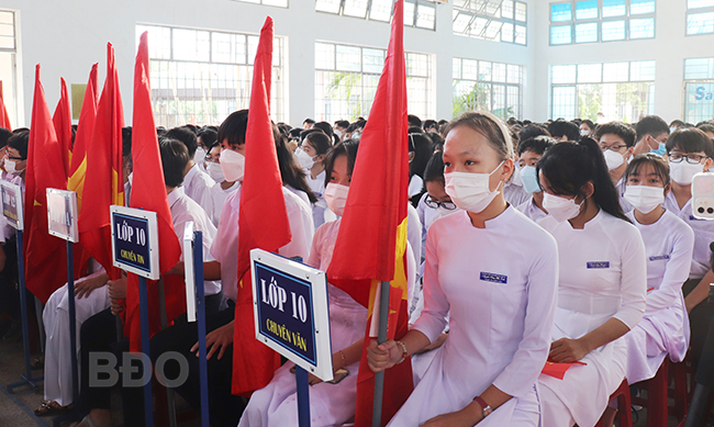 Hơn 332 nghìn học sinh Bình Định hân hoan khai giảng năm học mới