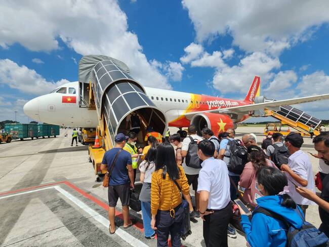 Cục Hàng không Việt Nam thông tin về việc khan vé máy bay dịp Tết - Báo  điện tử Bình Định