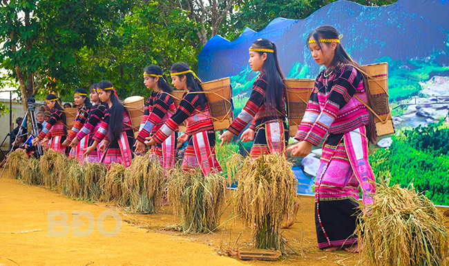 Ngày hội văn hóa các dân tộc miền Trung lần thứ IV: Tôn vinh bản sắc văn hóa các dân tộc