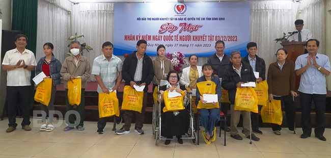 Tỉnh Hội Bình Định tặng quà người khuyết tật và trẻ em có hoàn cảnh đặc biệt