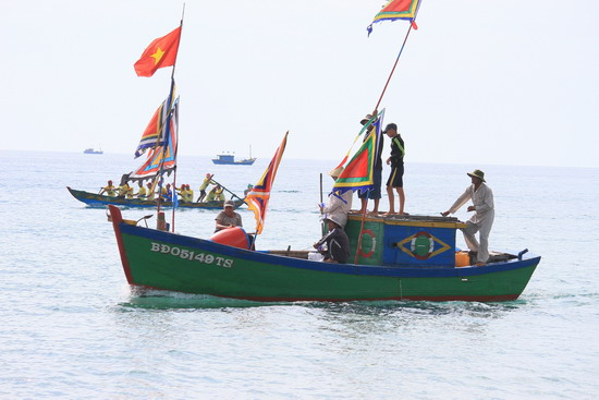 Giải đua thuyền Hoài Nhơn: Tháng 6 này, giải đua thuyền Hoài Nhơn sẽ diễn ra tại tỉnh Bình Định. Các đội thuyền nổi tiếng trong cả nước sẽ tham gia và cạnh tranh giành chức vô địch. Hãy xem hình ảnh mới nhất về sự kiện này và cảm nhận sức nóng của cuộc thi.